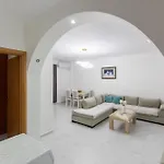 Comfortable Next To The * Дуррес