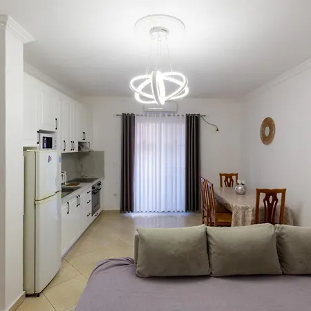 Comfortable Next To The * Durrës