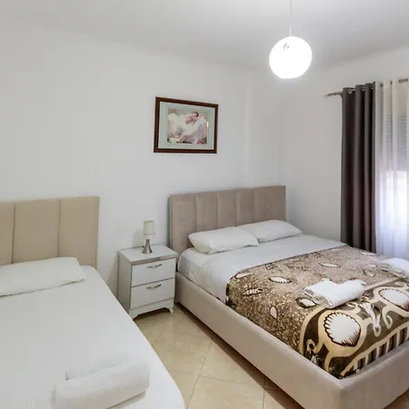 Apartment Comfortable Next To The *