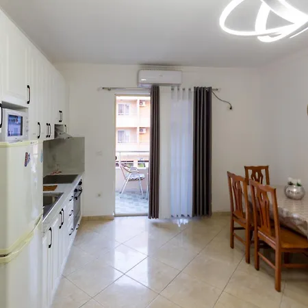 Comfortable Next To The Apartment Durres