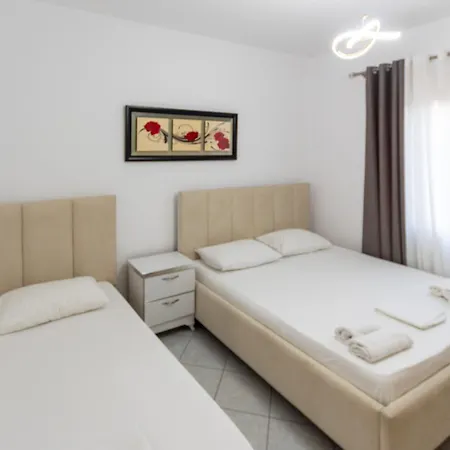 公寓 Comfortable Next To The Durrës