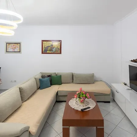 Comfortable Next To The דירה דורס