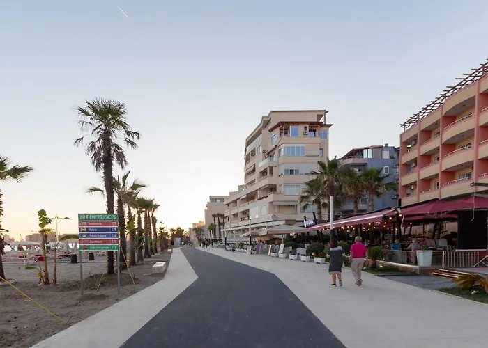 Comfortable Next To The Appartamento