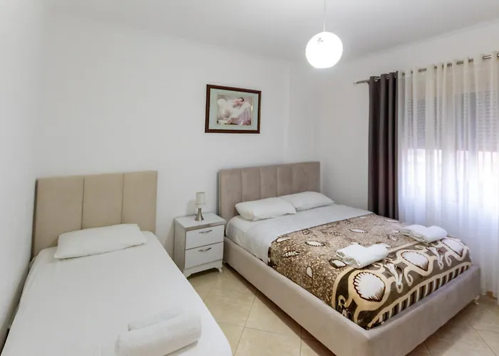 Appartamento Comfortable Next To The *