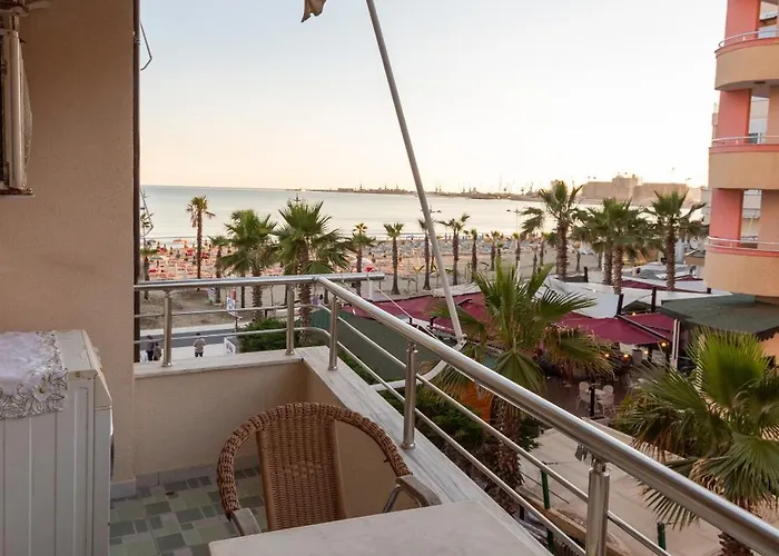 Comfortable Next To The Appartamento