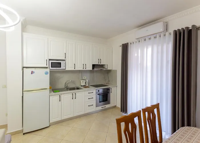 Appartamento Comfortable Next To The *