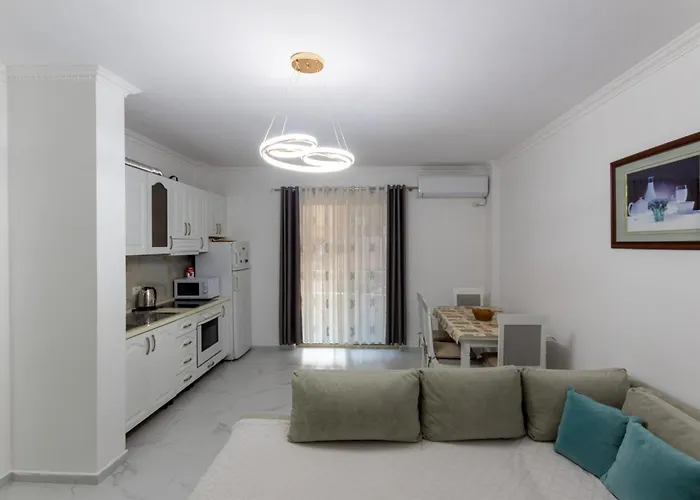 Comfortable Next To The Appartamento